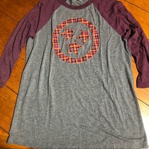 🚨SOLD🚨MC tri-star shirt